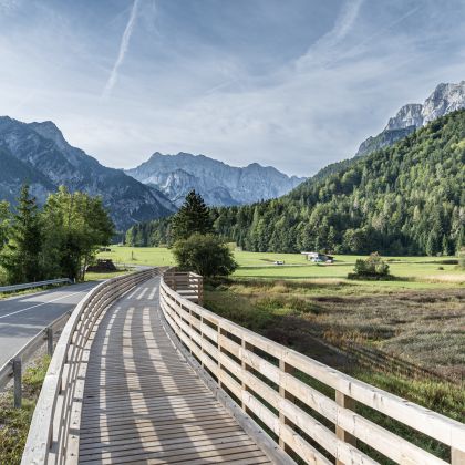 PEDESTRIAN TRAIL AND CYCLING PATH ALONG THE RATEČE–PLANICA ROAD